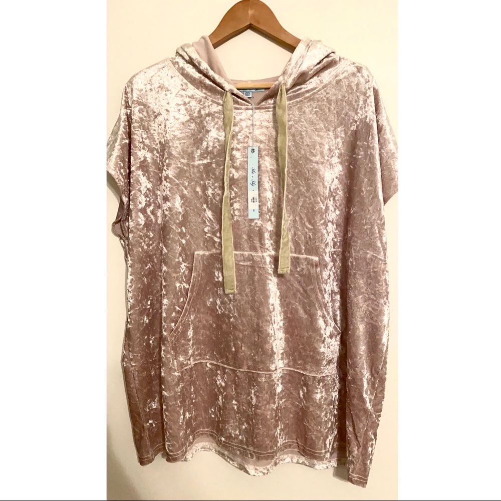 Velvet hooded top
